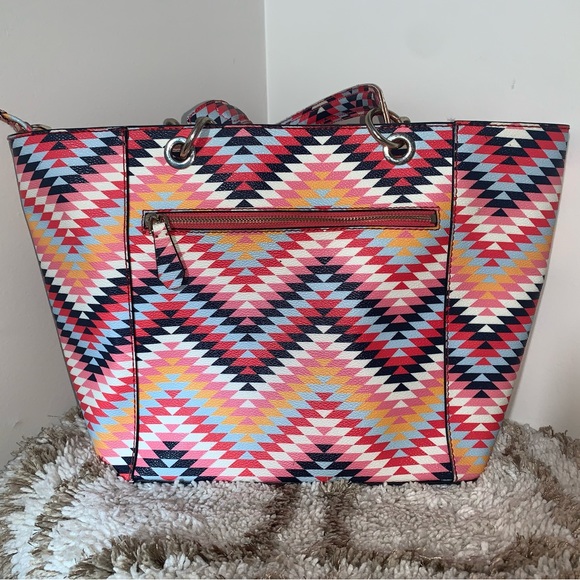 Guess Purse - Picture 7 of 8